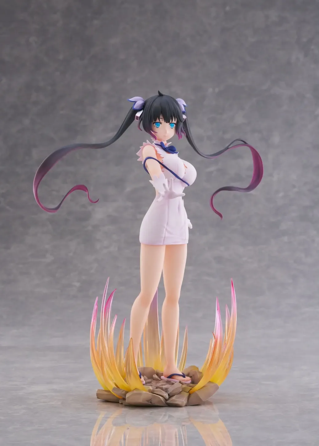 Is It Wrong to Try to Pick Up Girls in a Dungeon? V PVC Figur 1/7 Hestia Divinity Unleashed Ver. AmiAmi Limited Edition 24 cm
