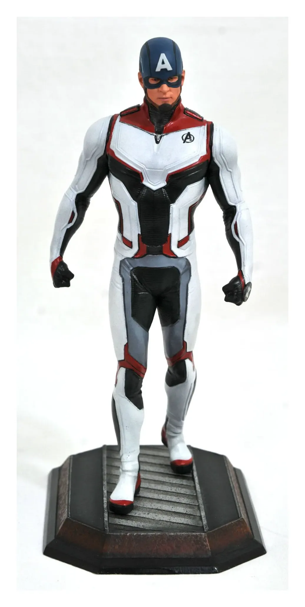 Avengers Team Suit Captain America Marvel Movie Gallery Statue 23 cm Exclusive