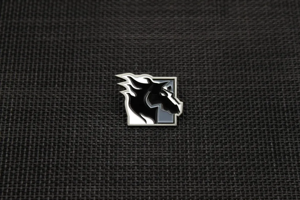 Six Collection Ansteck-Pin Operator Icon Maverick