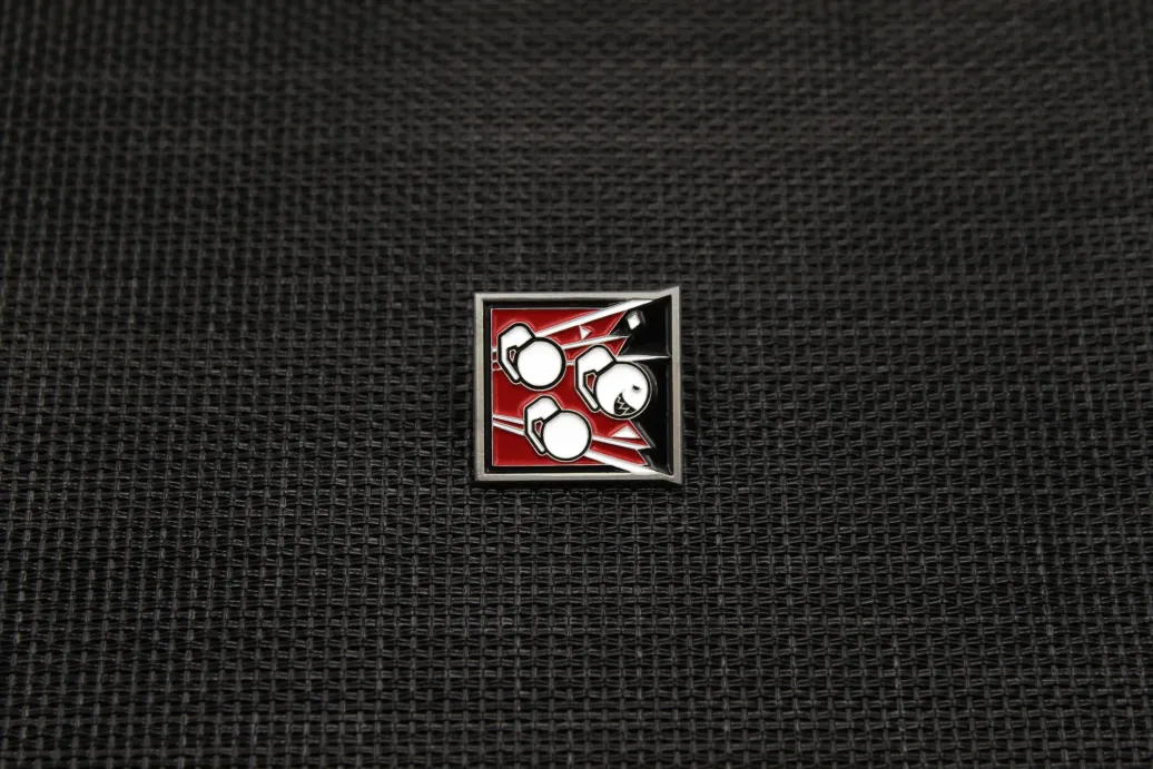 Six Collection Ansteck-Pin Operator Icon Fuze