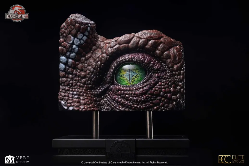 Jurassic Park III Replik Spinosaurus Eye Prop (Reproduction) 39 cm
