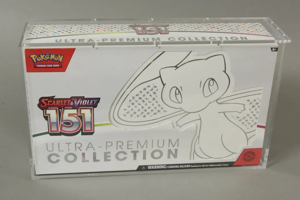 Evoretro Acryl Display Case für Pokemon 151 UPC Box und Mega Charizard X UPC Box 23 x 39 cm