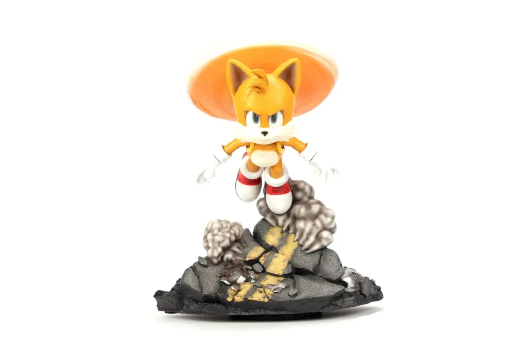 Sonic the Hedgehog 2 Statue Tails Standoff 32 cm