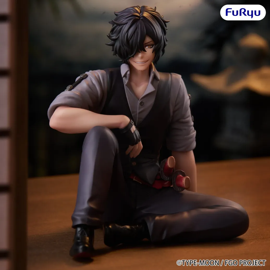 Fate/Grand Order Noodle Stopper PVC Figur Assassin Izou Okada Awesome Dapper Suit 9 cm