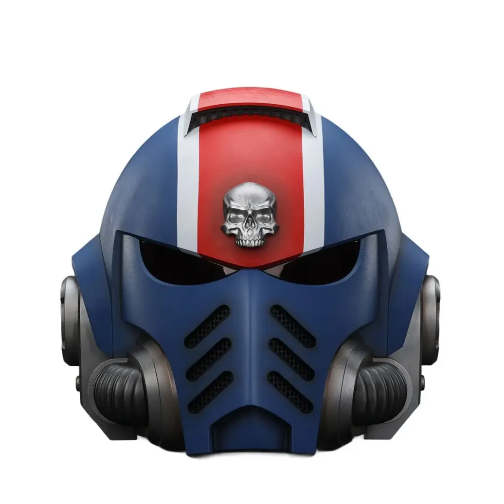 Warhammer 40,000: Space Marine 2 Replik Ultramarines Lieutenant Titus Helm 30 cm     
