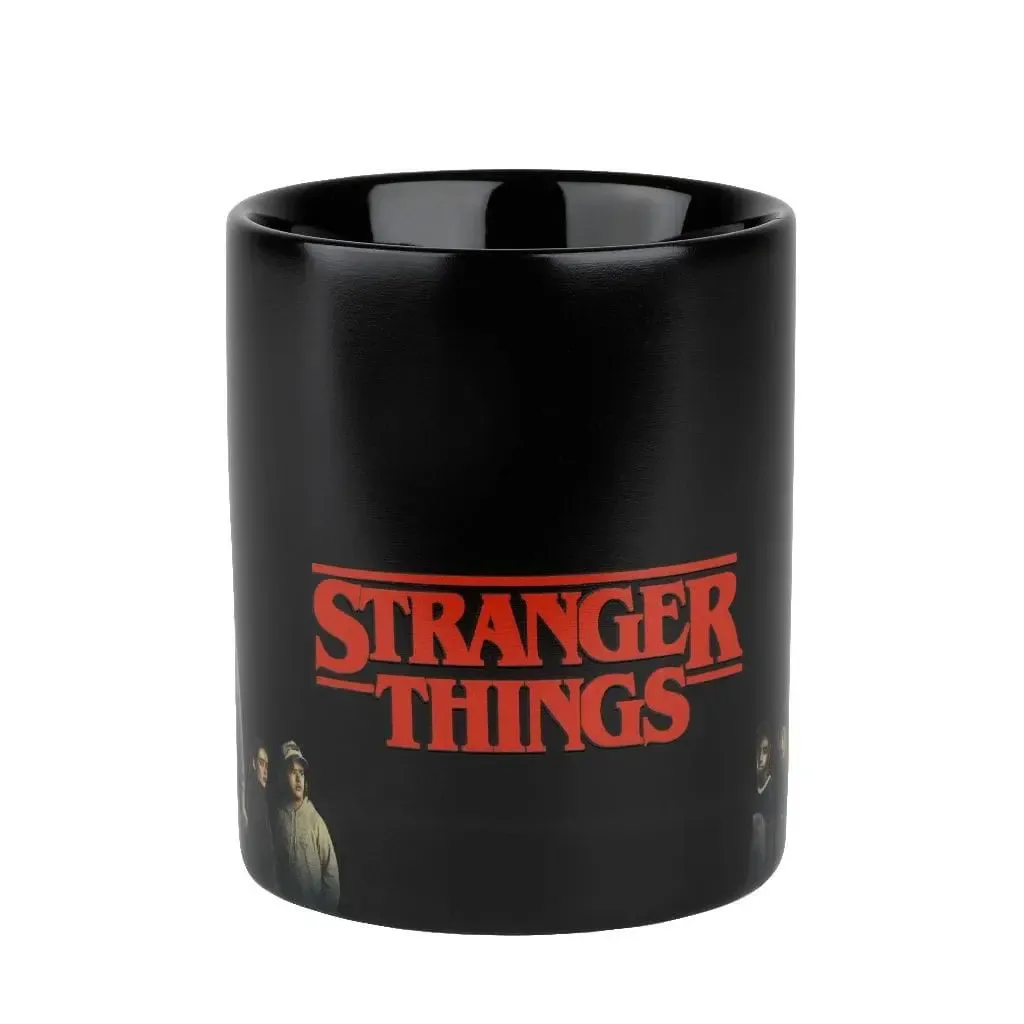 Stranger Things Tasse mit Thermoeffekt Team 320 ml