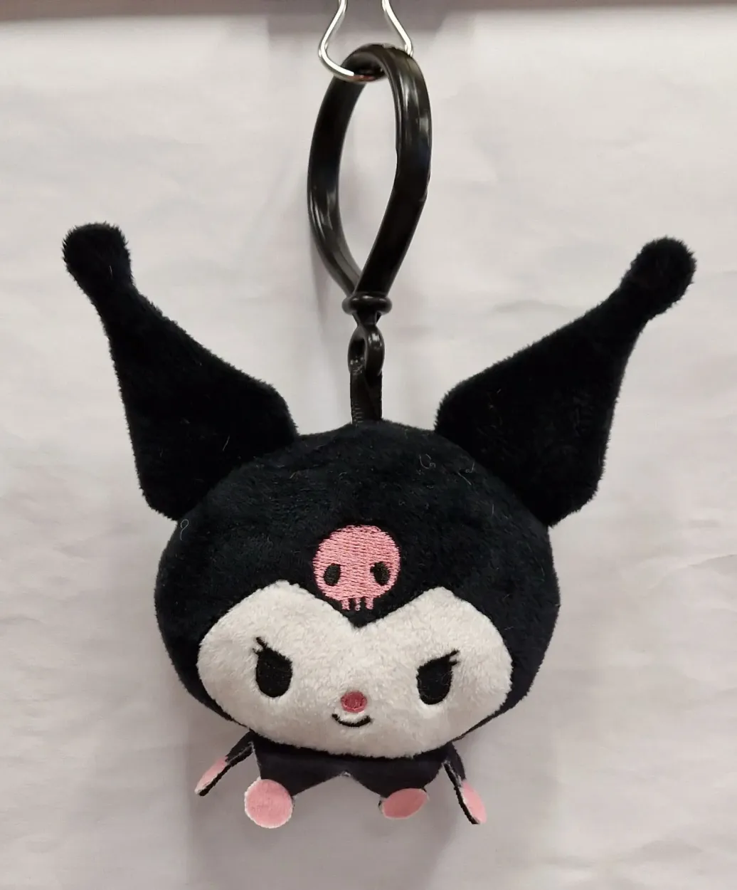 Sanrio Plüsch-Schlüsselanhänger Kuromi 12 cm   