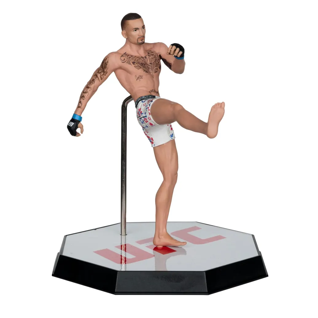 UFC Posed PVC Statue Max Holloway 18 cm