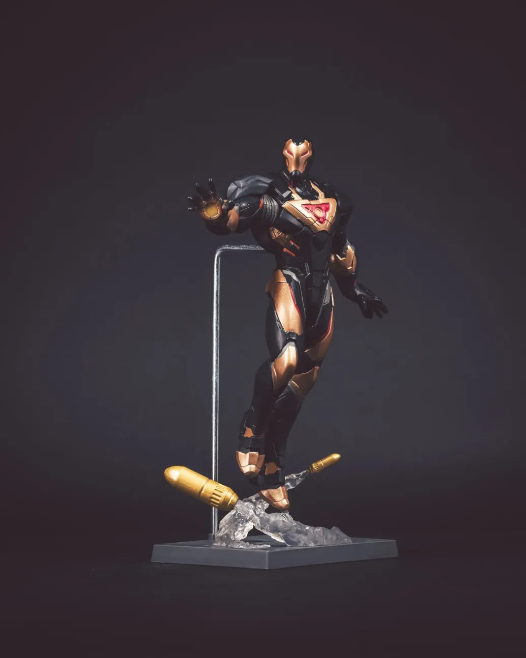 Marvel Rivals Collection Gamerverse 1/6 Actionfigur Iron Man (Platinum Edition) 28 cm