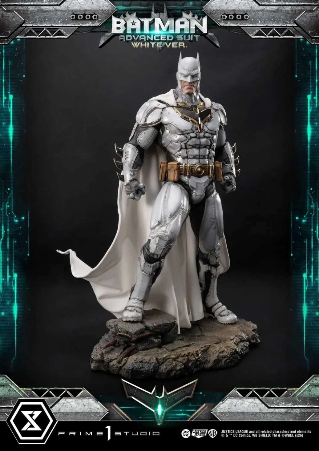 DC Comics Ultimate Museum Masterline Statue Batman Advanced Suit White Version (Design By Josh Nizzi) 51 cm