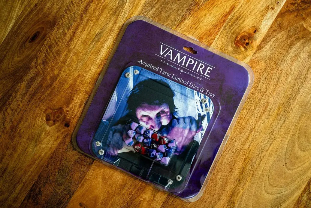 Vampire: Die Maskerade 5. Edition RPG Acquired Taste limitierte Würfel mit Würfeltablett