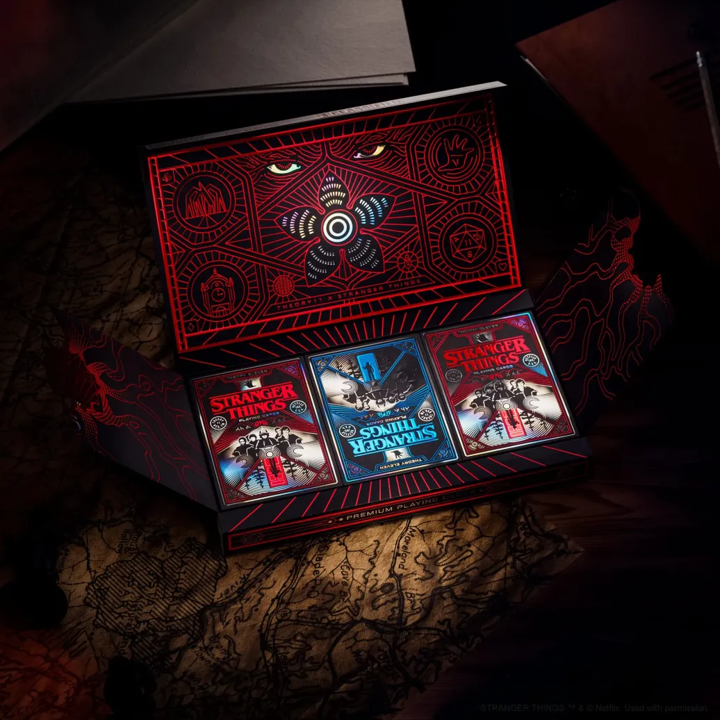 Stranger Things Spielkarten Box Set (3 Decks)