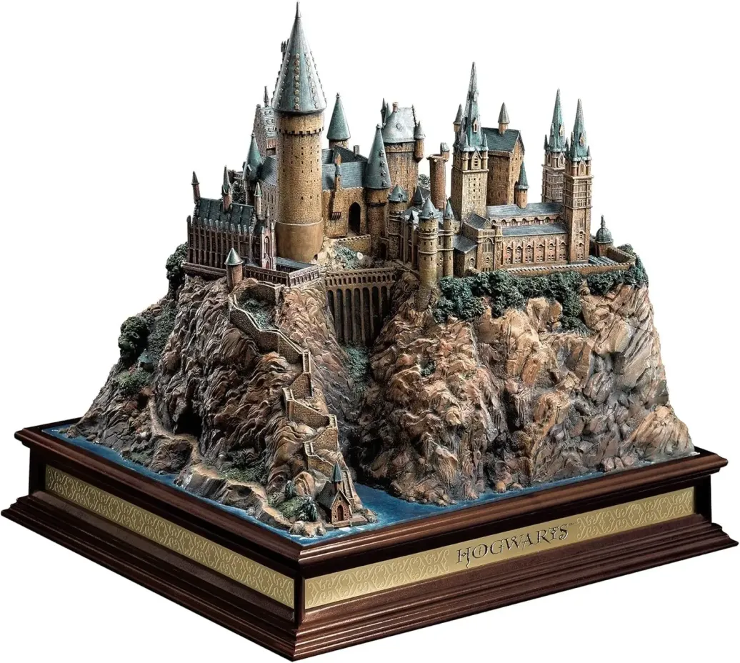 Harry Potter - Hogwarts Zauberschule Diorama Statue