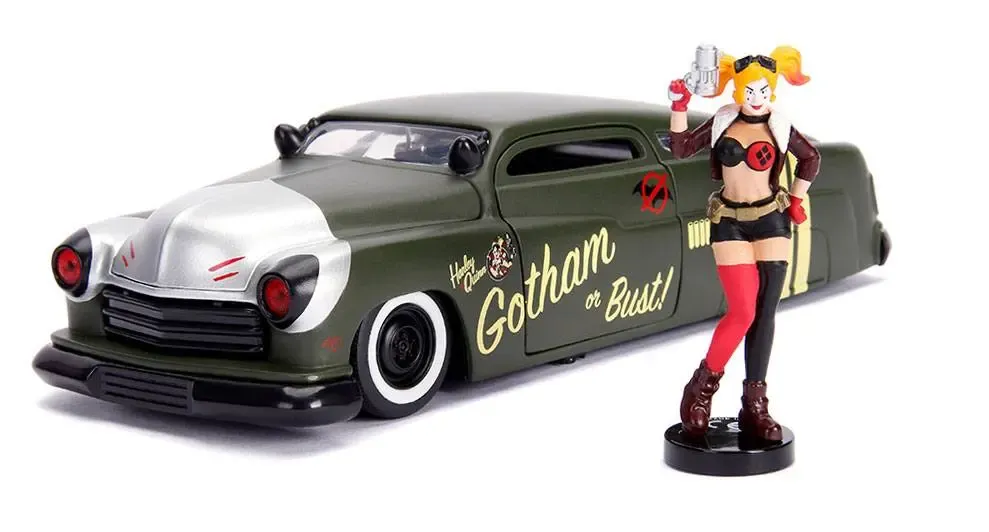 DC Bombshells Diecast Modell Hollywood Rides 1/24 1951 Mercury with Harley Quinn Figur