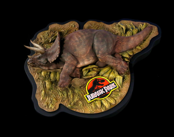 Jurassic Park Sick Triceratops Diorama Statue 10 cm