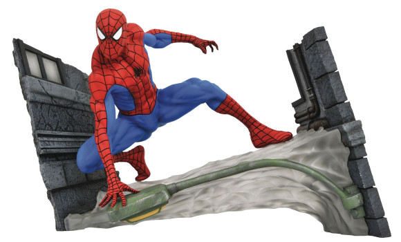 Marvel Comic Gallery Spider-Man Webbing Statue 18 cm