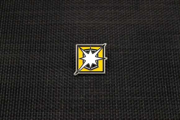 Six Collection Ansteck-Pin Operator Icon Blitz