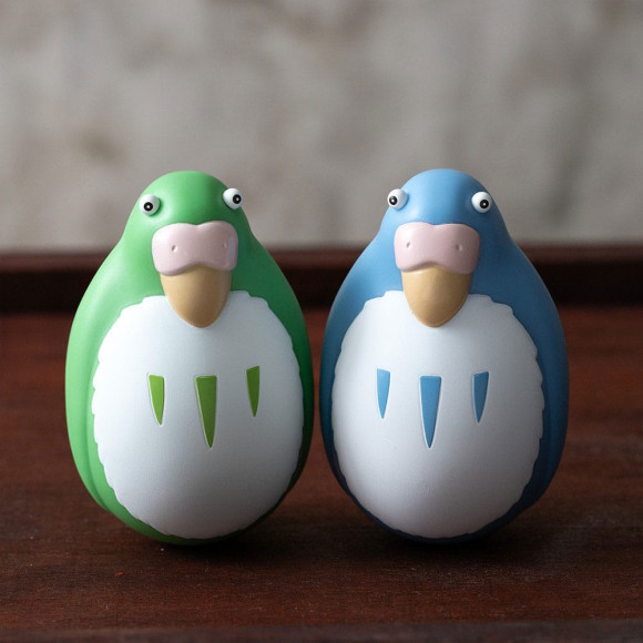 Der Junge und der Reiher Stehauffiguren 2er Pack Blue & Green Parakeet