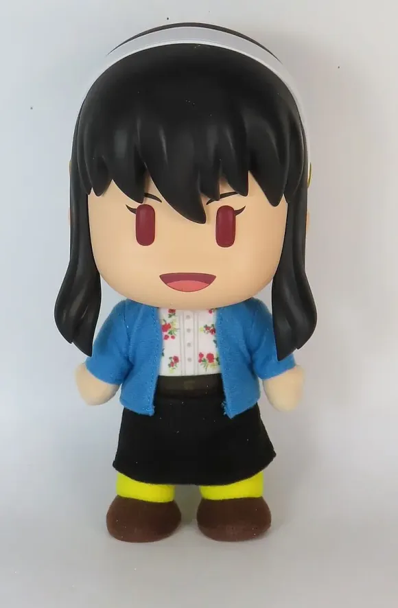 Spy x Family Plüschfigur Yor Forger Dress Movable 18 cm