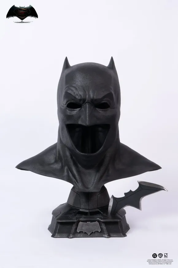 Justice League: Batman v Superman: Dawn of Justice Replik 1/1 Batman Cowl 51 cm
