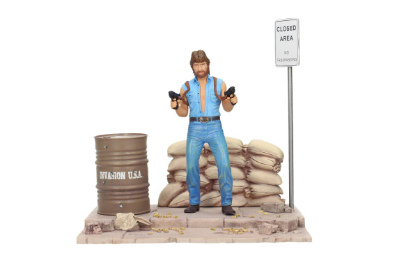 Invasion U.S.A. PVC Diorama & Statue Deluxe Set Matt Hunter 18 cm