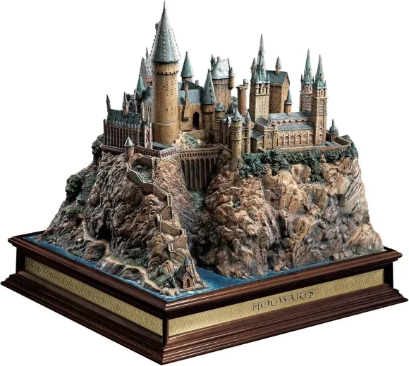 Harry Potter - Hogwarts Zauberschule Diorama Statue