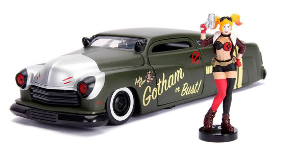 DC Bombshells Diecast Modell Hollywood Rides 1/24 1951 Mercury with Harley Quinn Figur