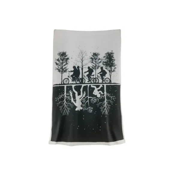 Stranger Things Wurfdecke Black & White 100 x 150 cm 