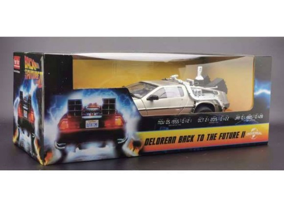 Zurück in die Zukunft II 1983 DeLorean 1:18 Modellauto