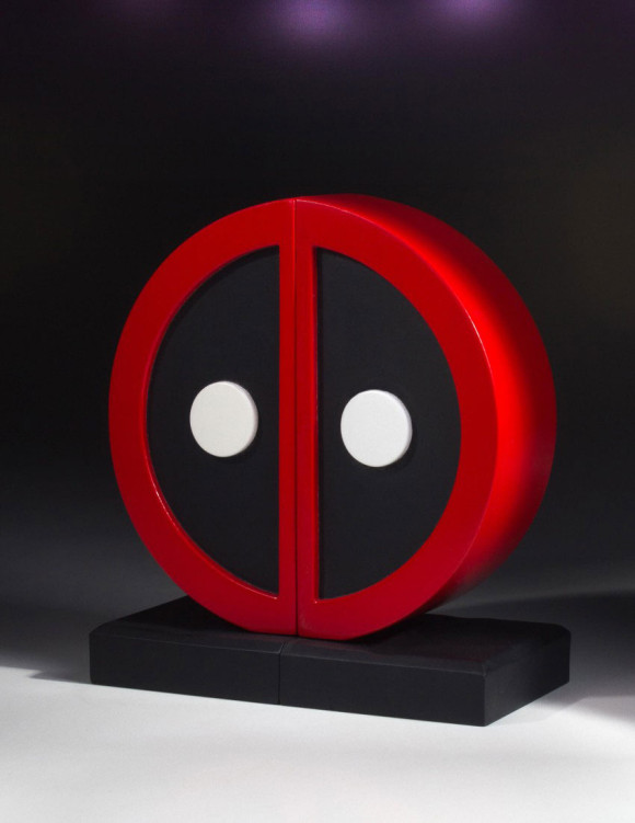 Marvel Comics Buchstützen Deadpool Logo 16 cm