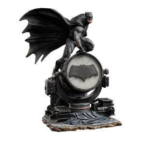Zack Snyder's Justice League Deluxe Art Scale Statue 1/10 Batman on Batsignal 28 cm