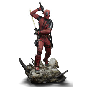 Deadpool & Wolverine: Legacy Replica Statue 1:4 - Deadpool (58 cm)
