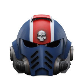 Warhammer 40,000: Space Marine 2 Replik Ultramarines Lieutenant Titus Helm 30 cm     