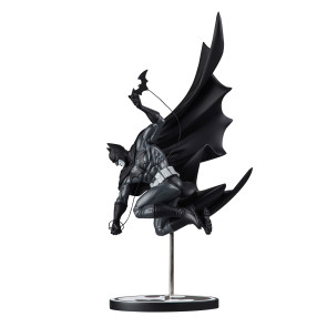 DC Direct Batman Black & White Statue 1/10 Batman by Inhyuk Lee 25 cm