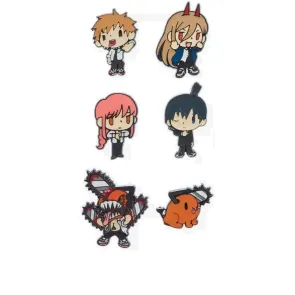 Chainsaw Man by Loungefly Ansteck-Pins Blind Box Mulit Char Chibi Sortiment (12)