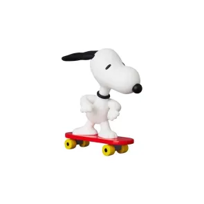 Peanuts UDF Serie 17 Minifgur Skateboard Snoopy 7 cm
